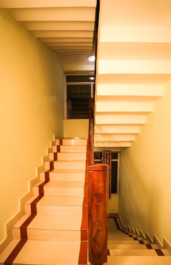 Hotel Emerald Inn Munnar Bagian luar foto