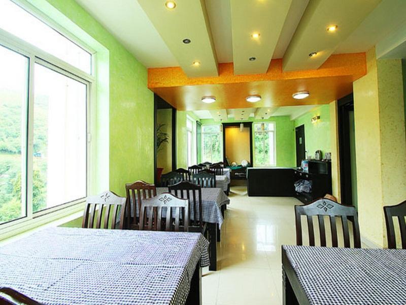 Hotel Emerald Inn Munnar Bagian luar foto